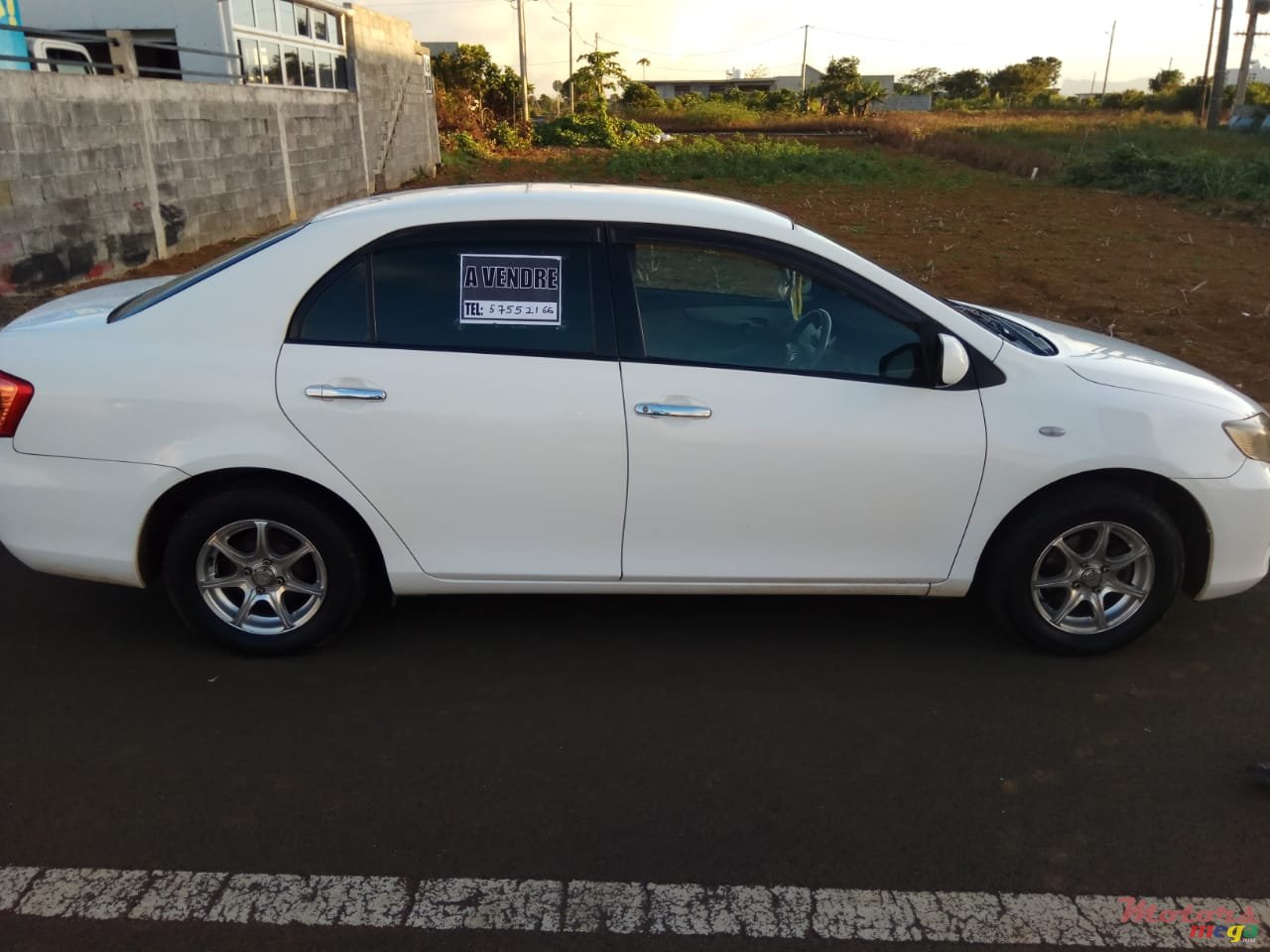 2006' Toyota Axio Original condition photo #7