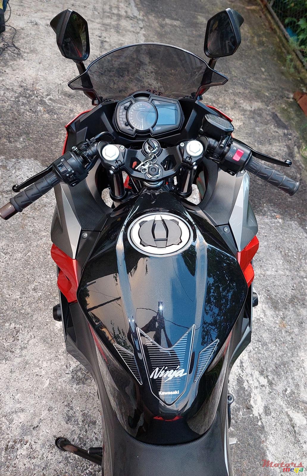 2019' Kawasaki Ninja photo #2