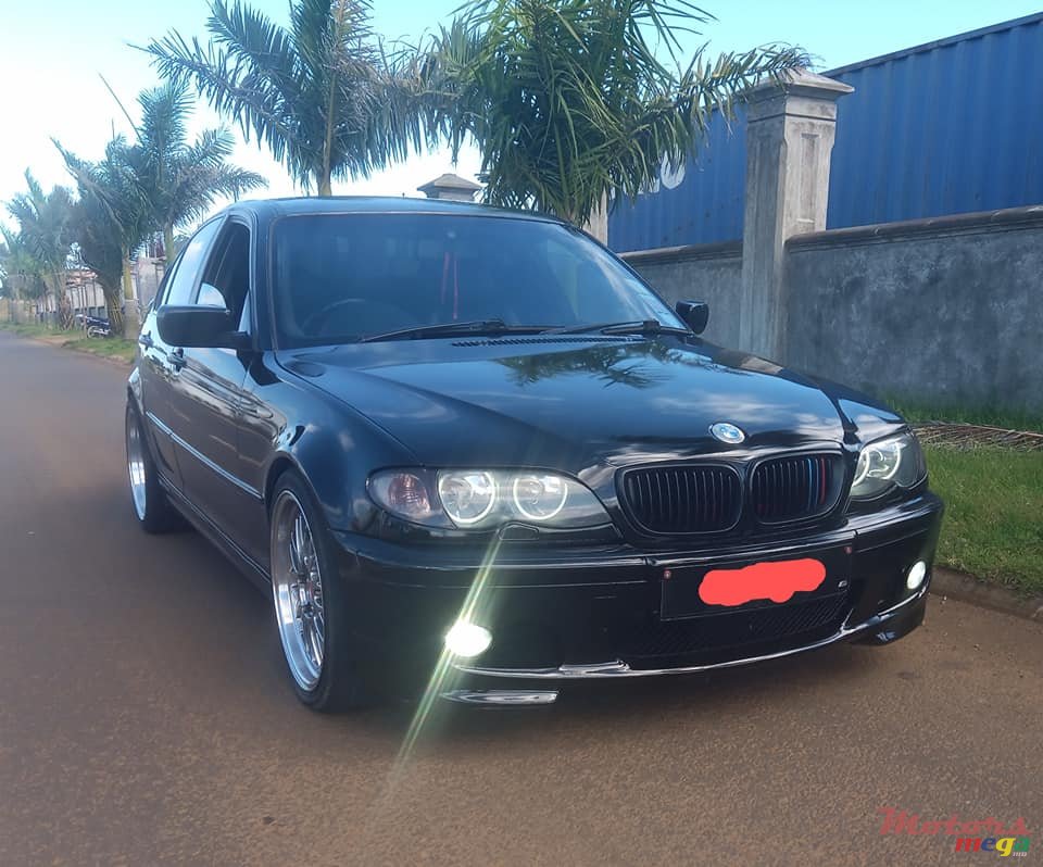 2002' BMW 3 Series 320i photo #2