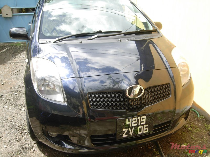 2006' Toyota Vitz vitz photo #1