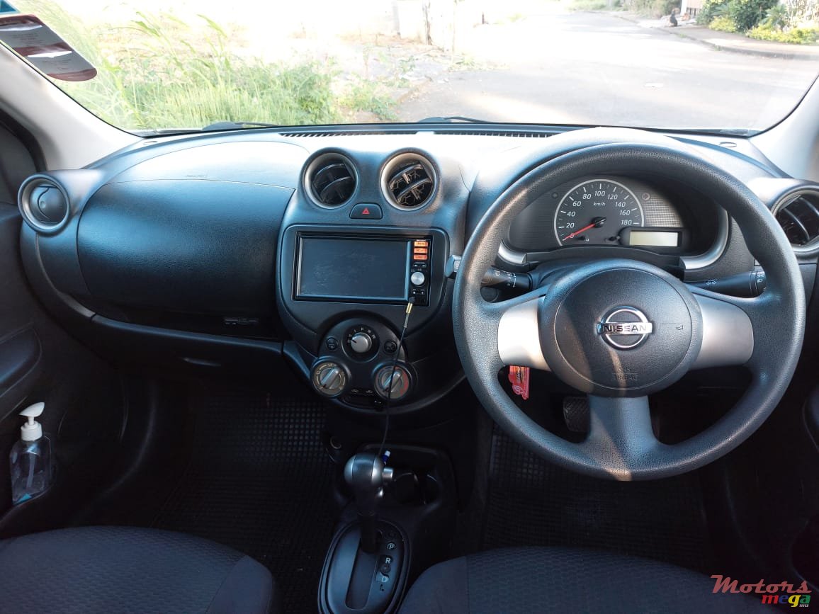 2013' Nissan March photo #5