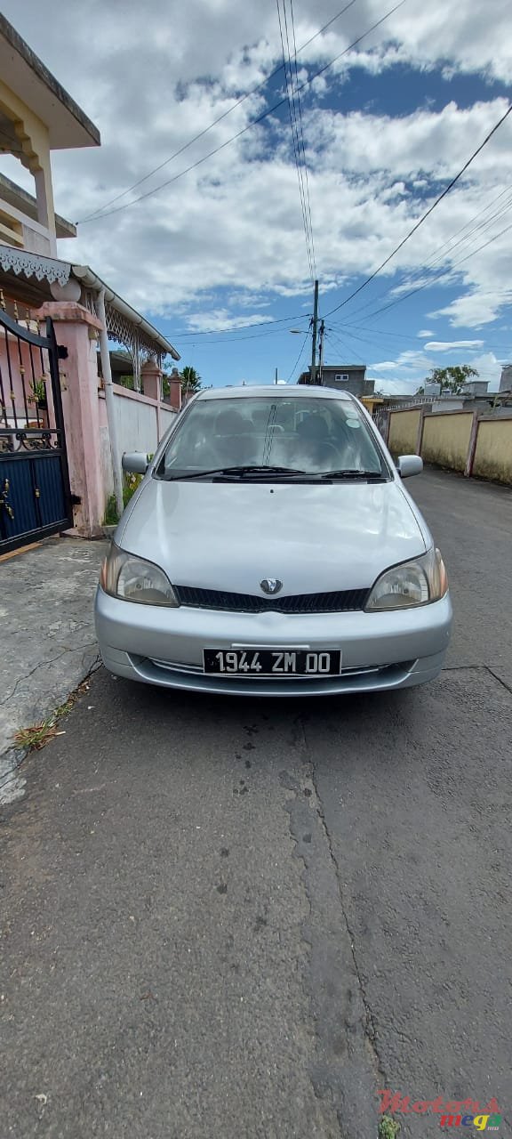 2000' Toyota photo #1