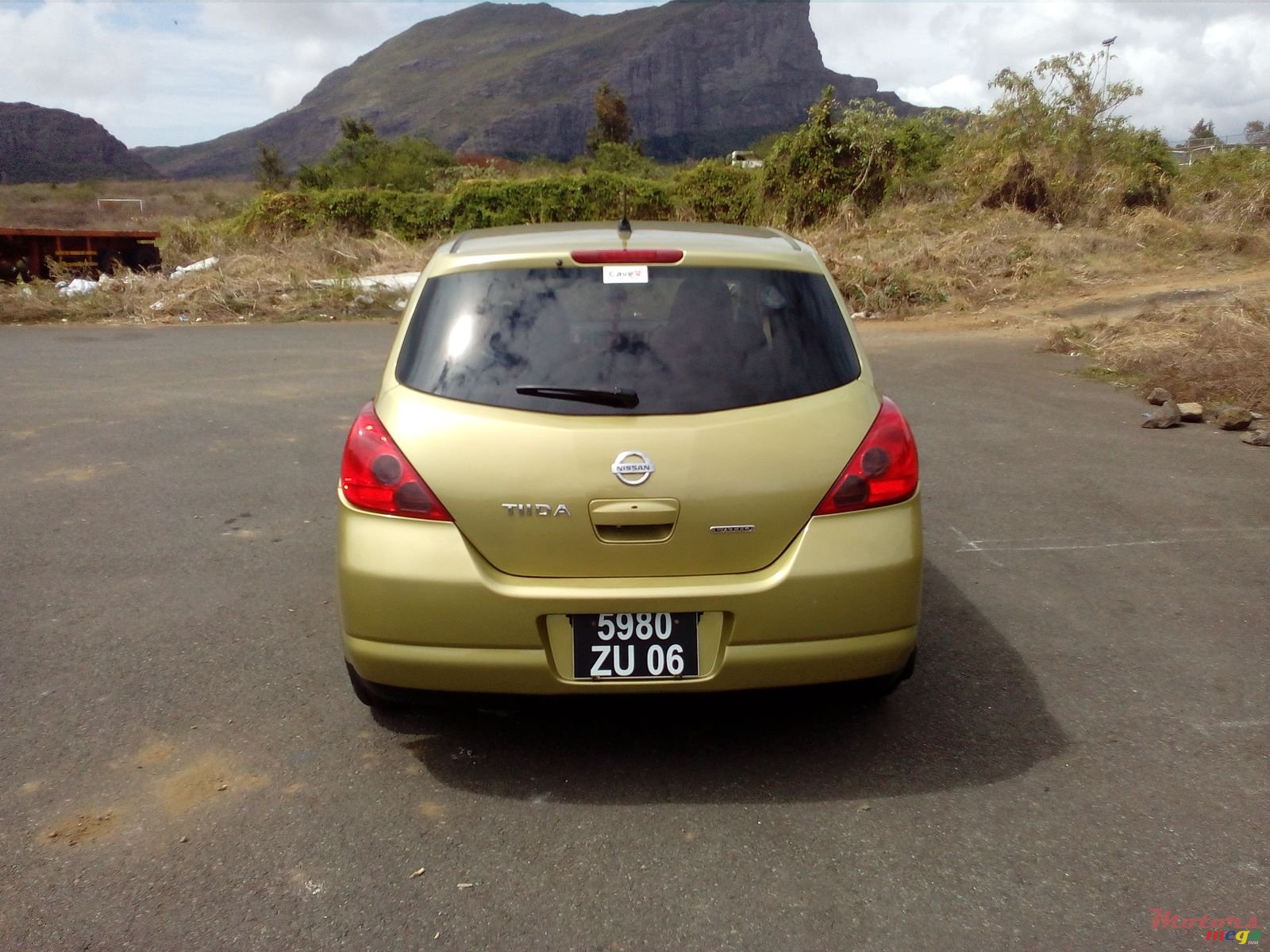 2006' Nissan Tiida Japan. Full option photo #4