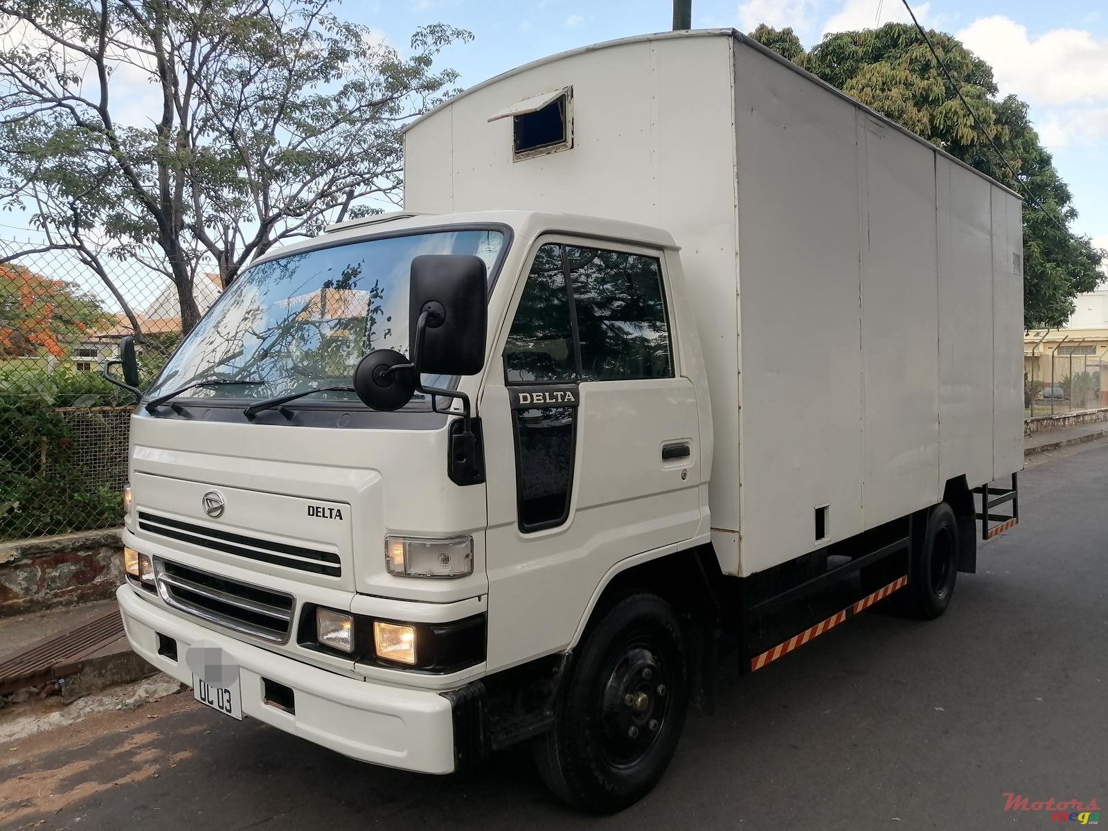 2003' Daihatsu Delta photo #1