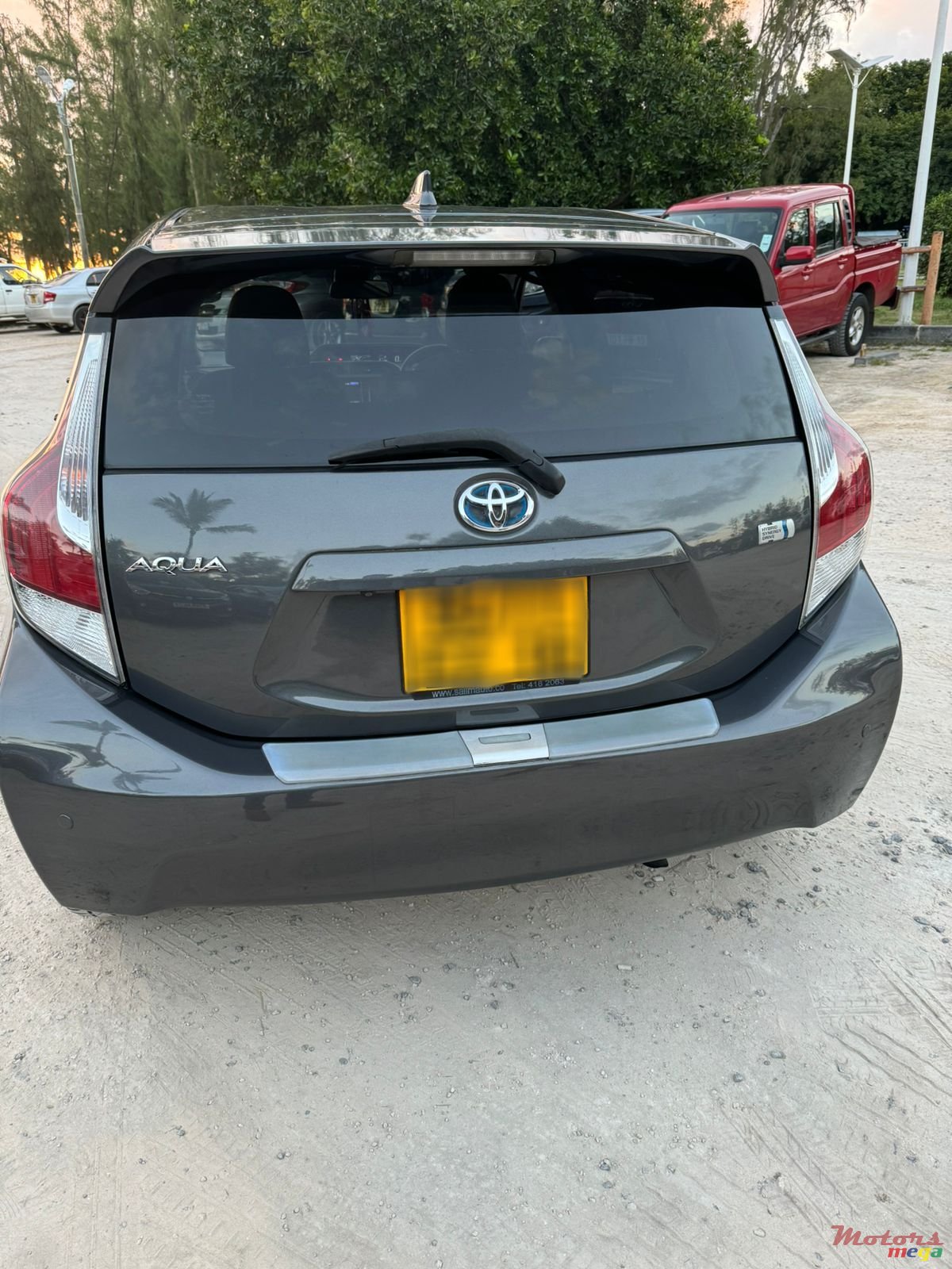 2016' Toyota Aqua photo #3