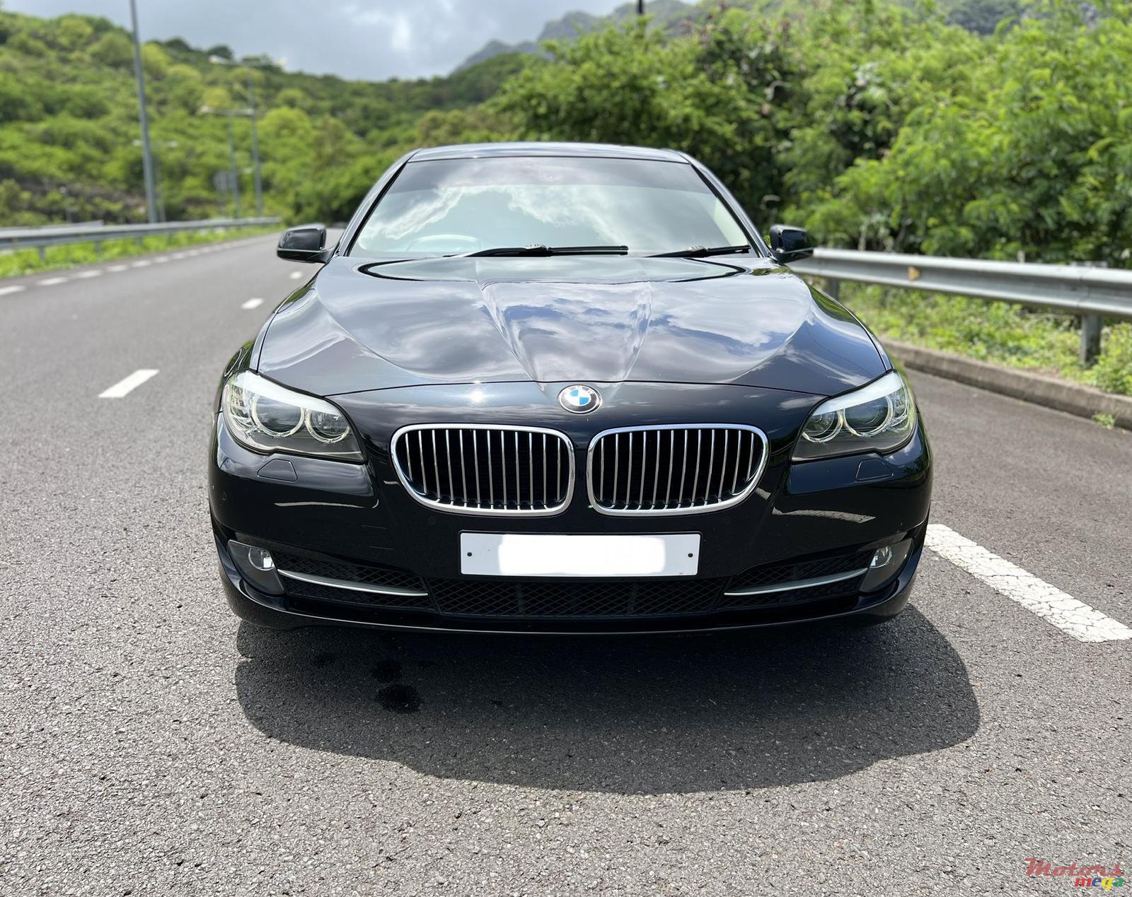 2010' BMW 523 photo #6