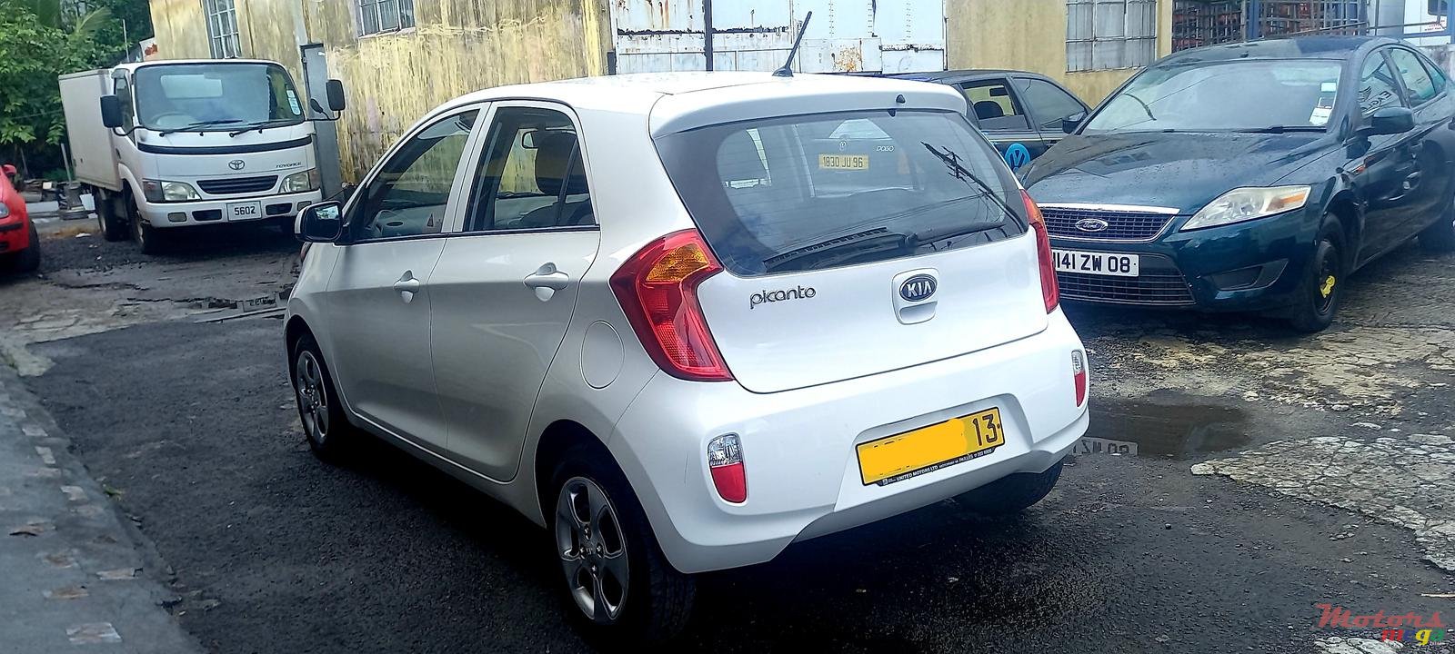 2013' Kia Picanto photo #4