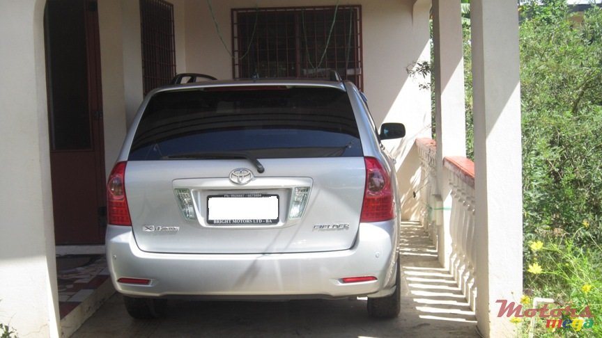 2005' Toyota photo #1