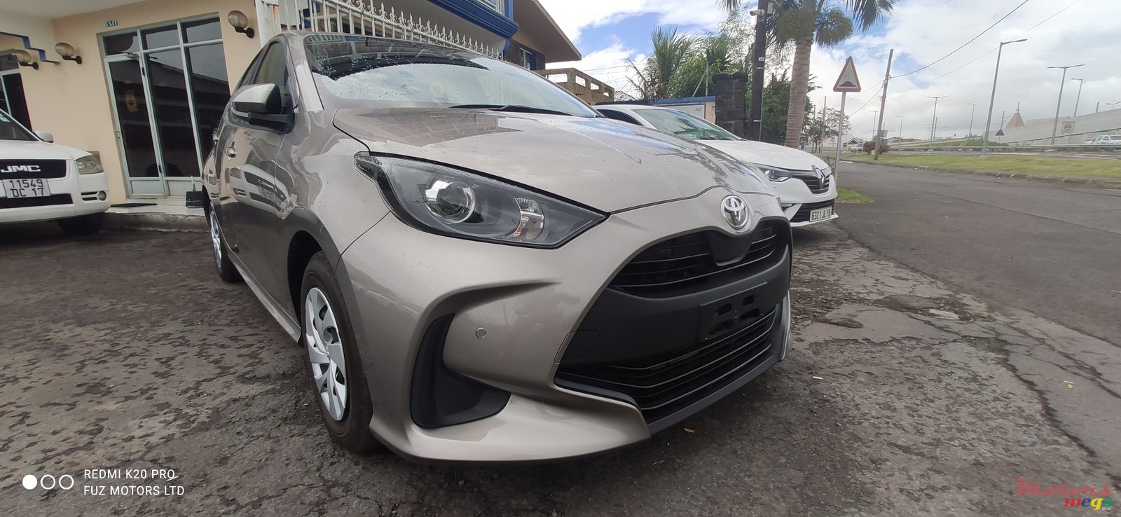 2020' Toyota Vitz 1000cc photo #6