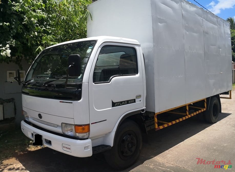 2005' Nissan 350Z photo #2