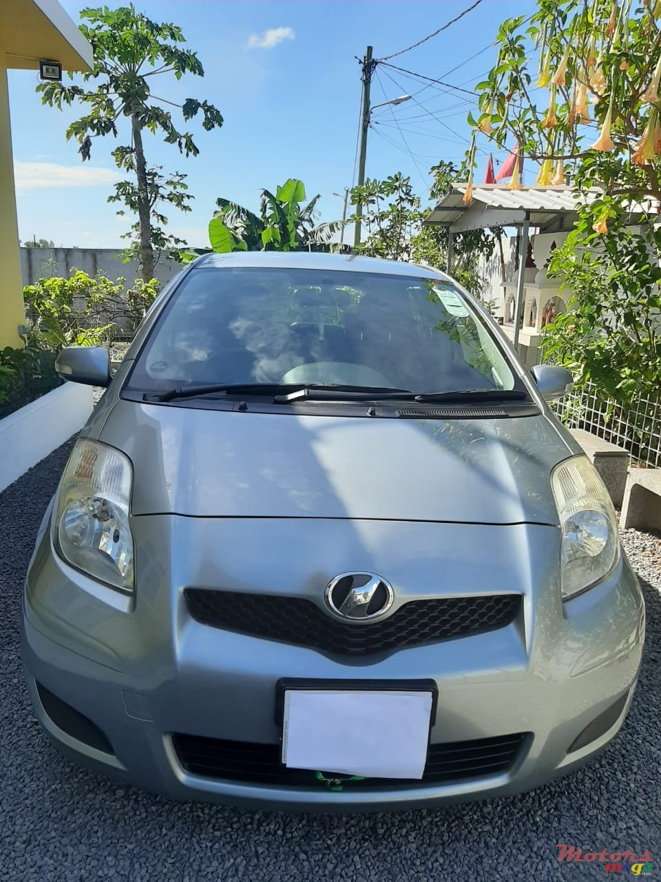 2010' Toyota Vitz photo #7