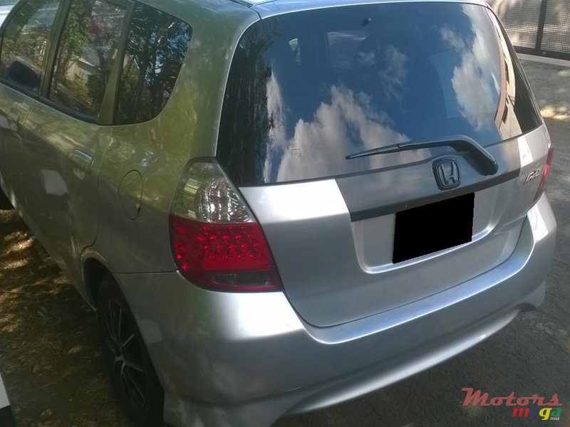 2006' Honda Fit photo #2