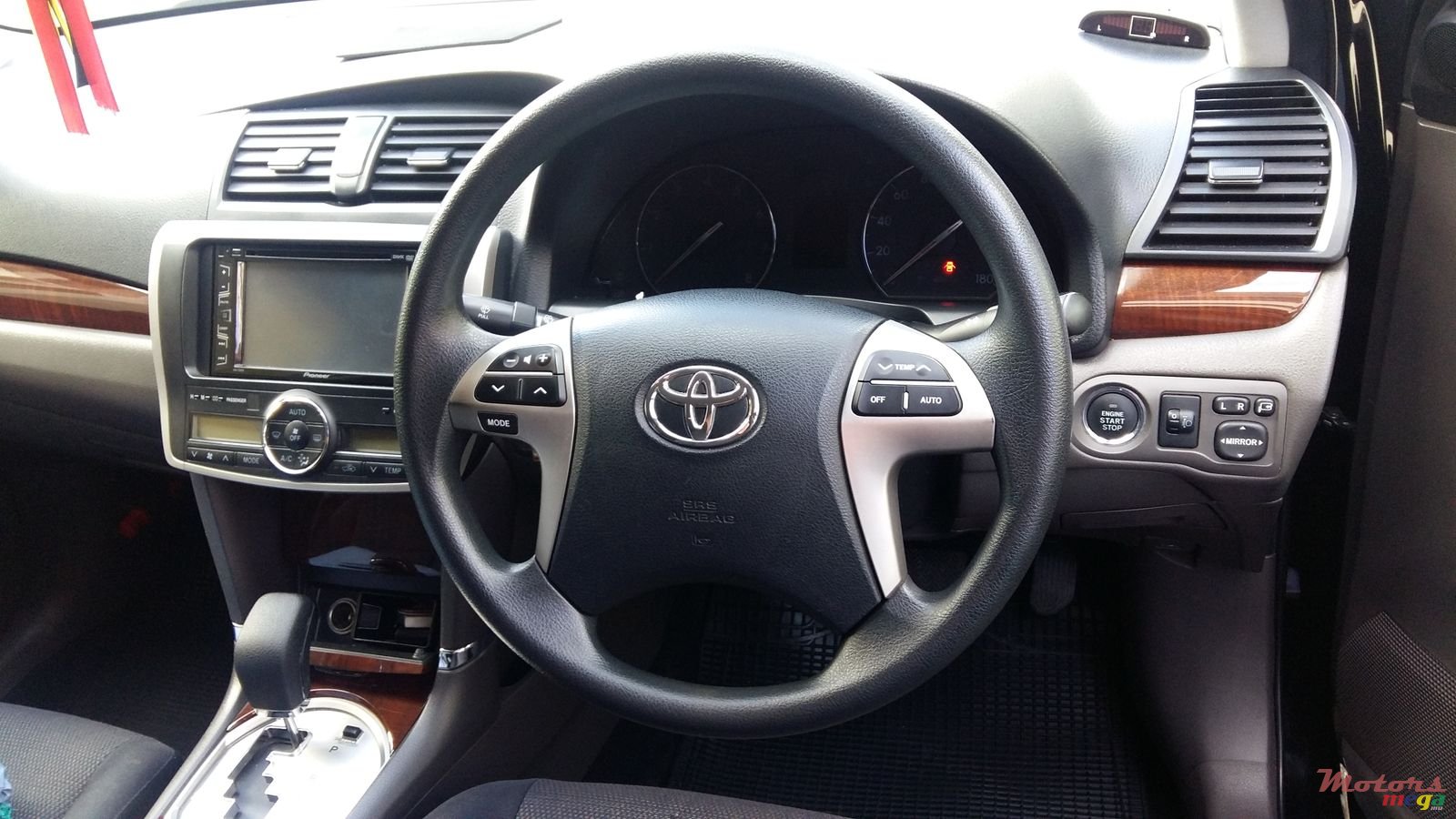 2013' Toyota Corolla photo #3