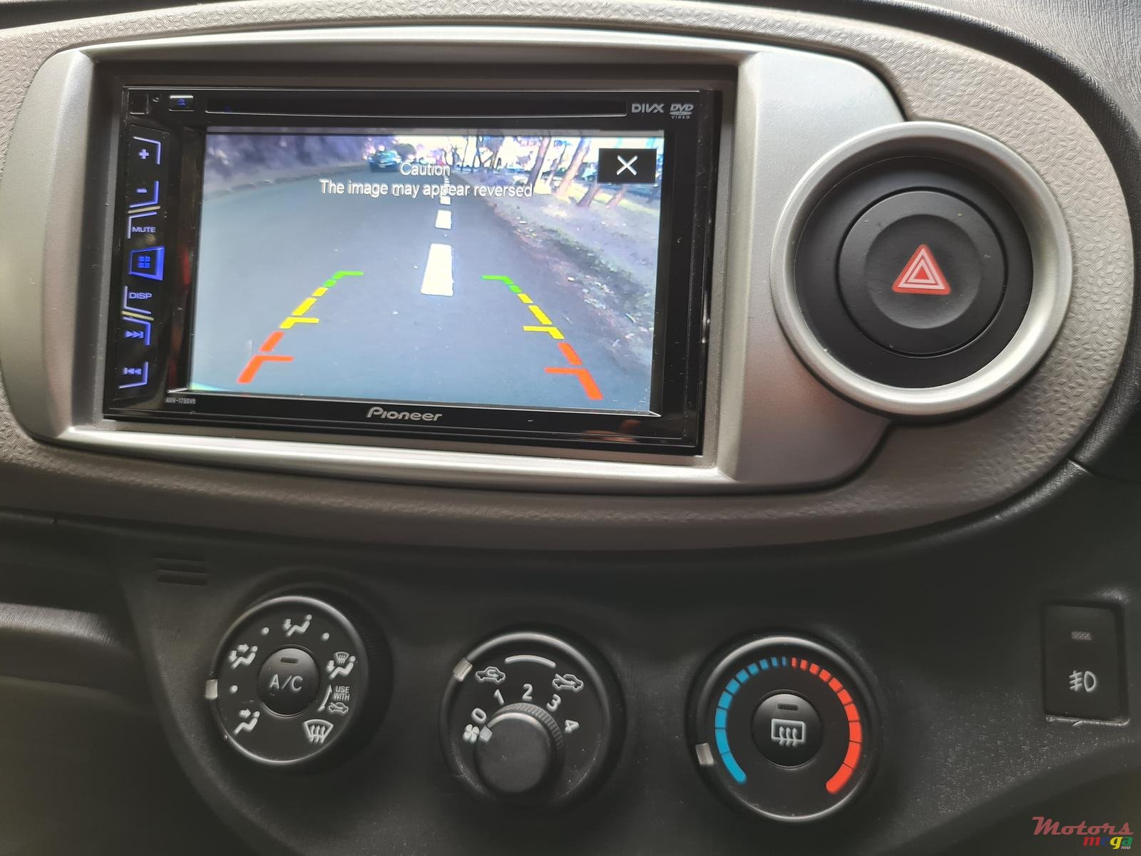 2012' Toyota Vitz photo #5