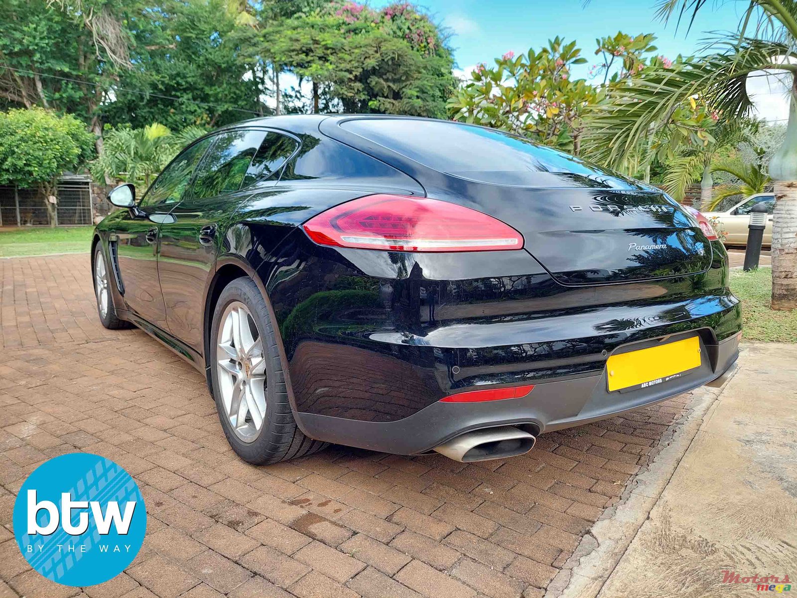 2016' Porsche Panamera photo #3