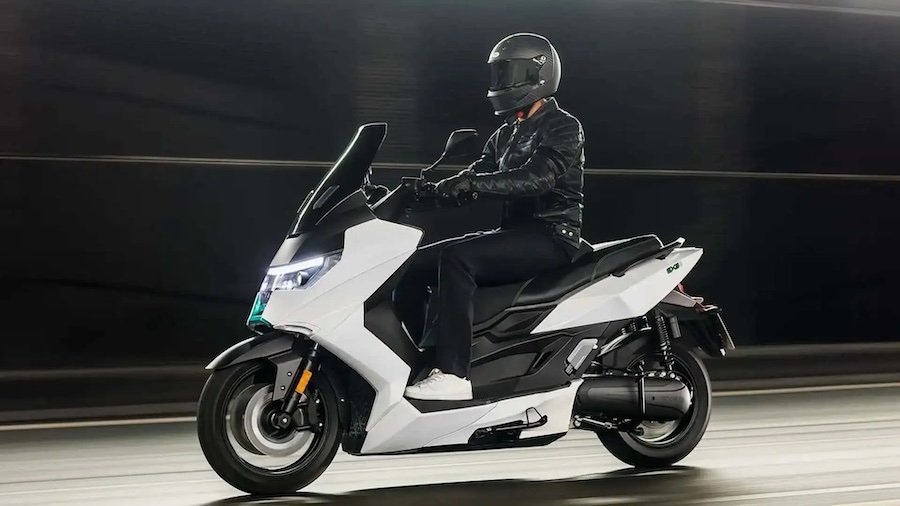 This New Electric Scooter From Spain Just Makes Sense