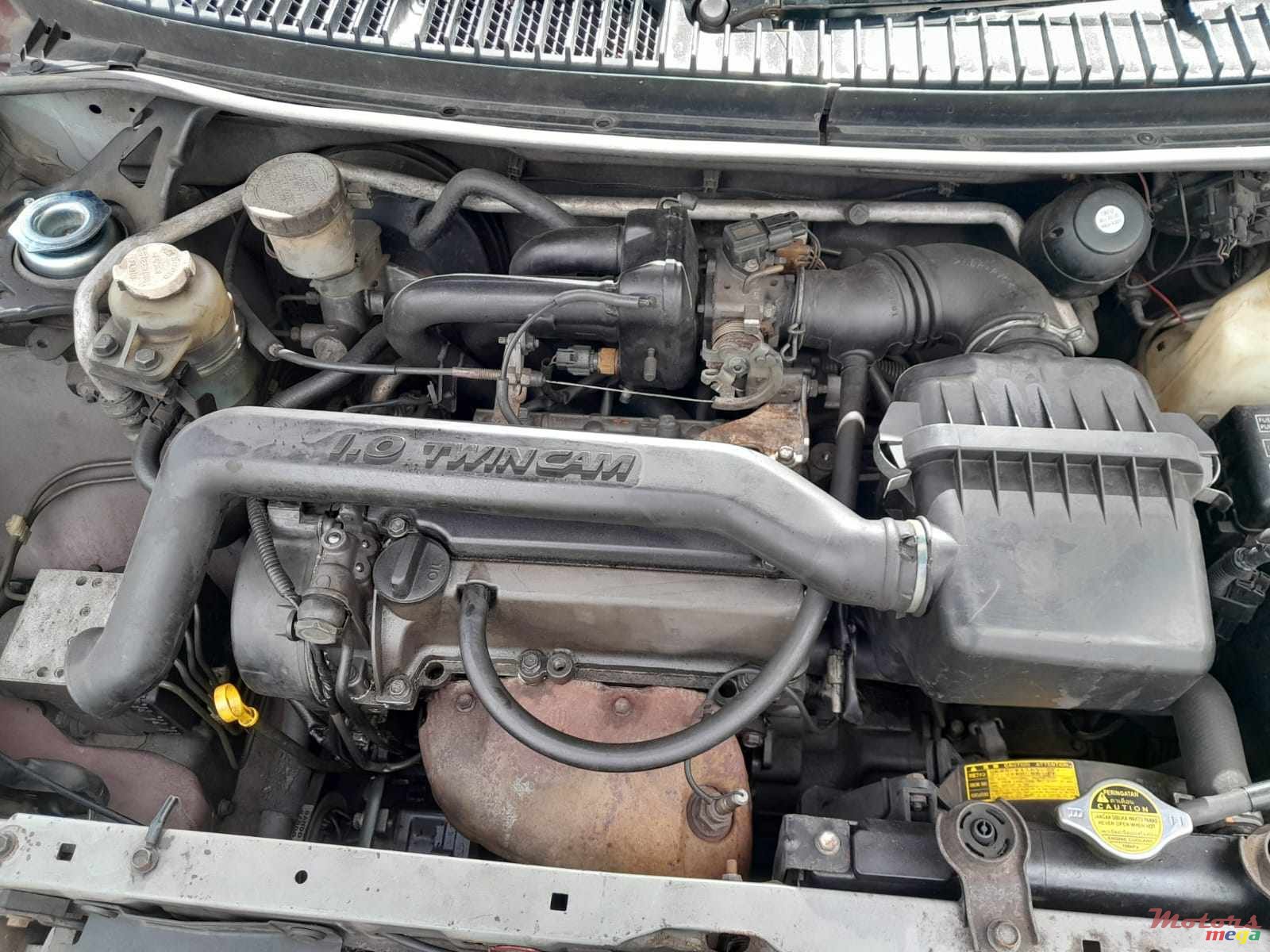 2000' Toyota Duet photo #1