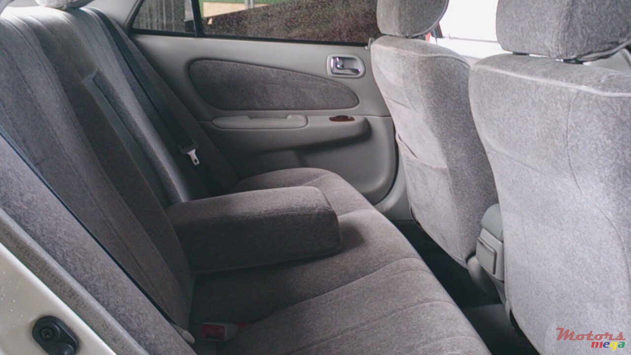 1999' Toyota Corolla SE SALOON RIVIERE photo #3