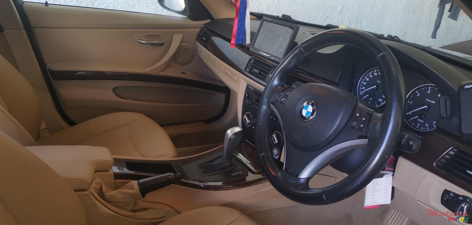 2009' BMW 3 Series Sedan 3201 E90 photo #5