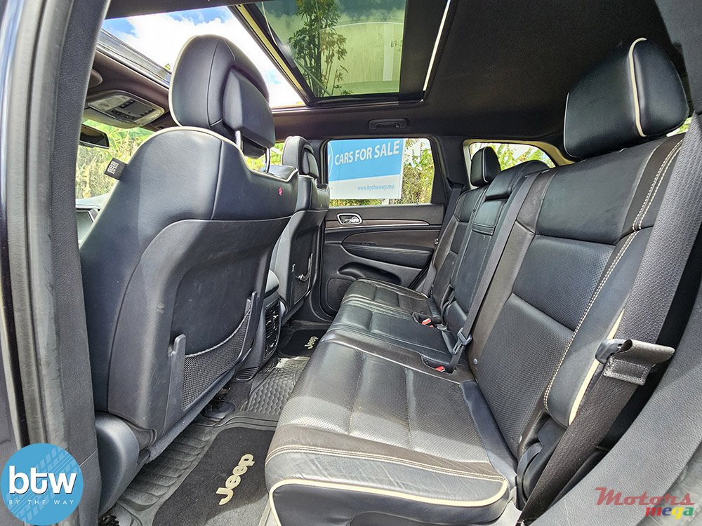 2015' Jeep Grand Cherokee 4x4 photo #6