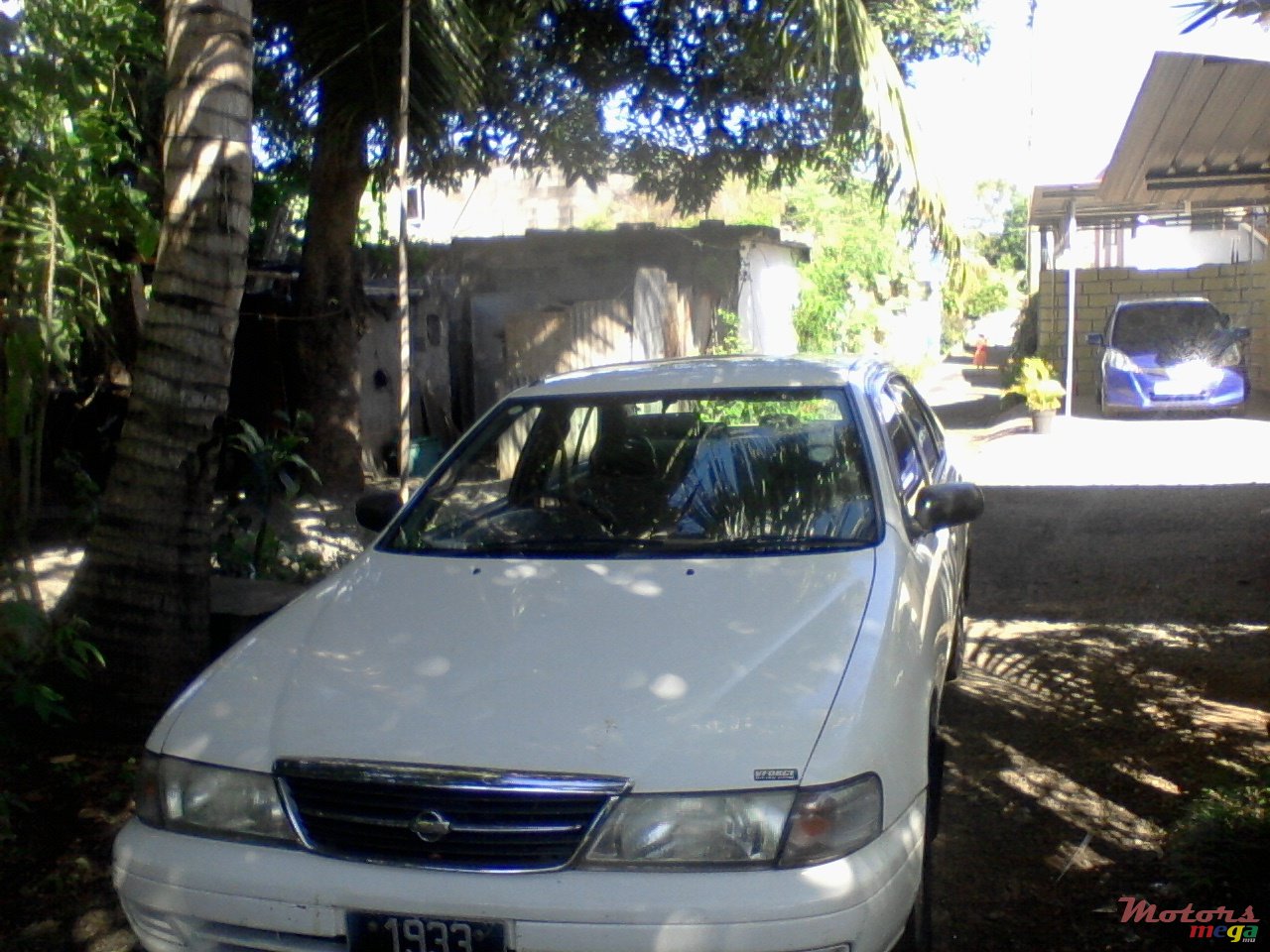 1997' Nissan Sunny photo #1