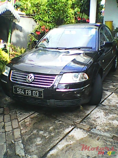 2003' Volkswagen Passat photo #1