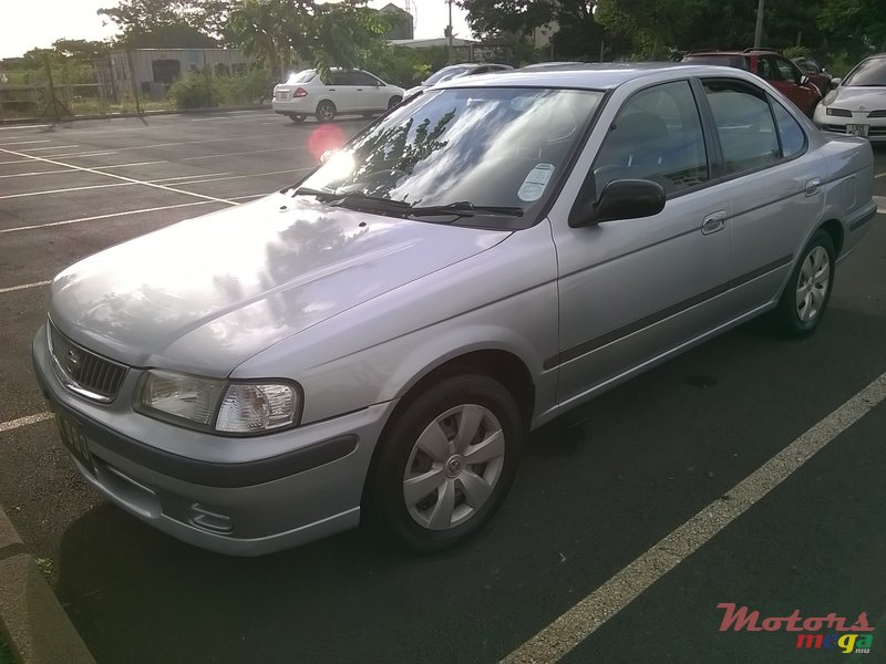 1999' Nissan Sunny photo #1