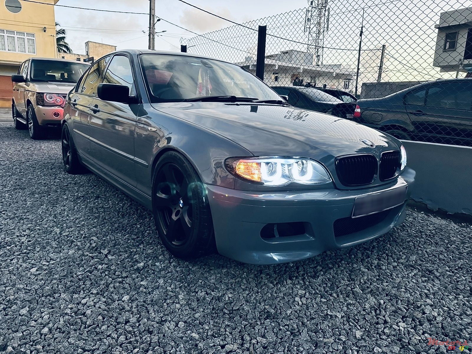 2003' BMW 1 Series 3 Door photo #2