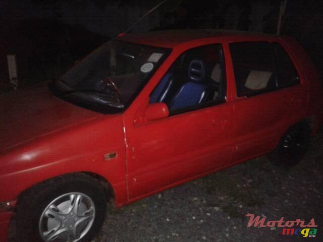 1992' Daihatsu Charade photo #3