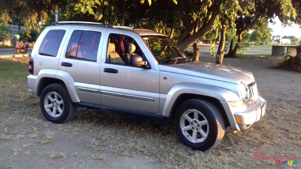 2007' Jeep Cherokee N/A photo #1
