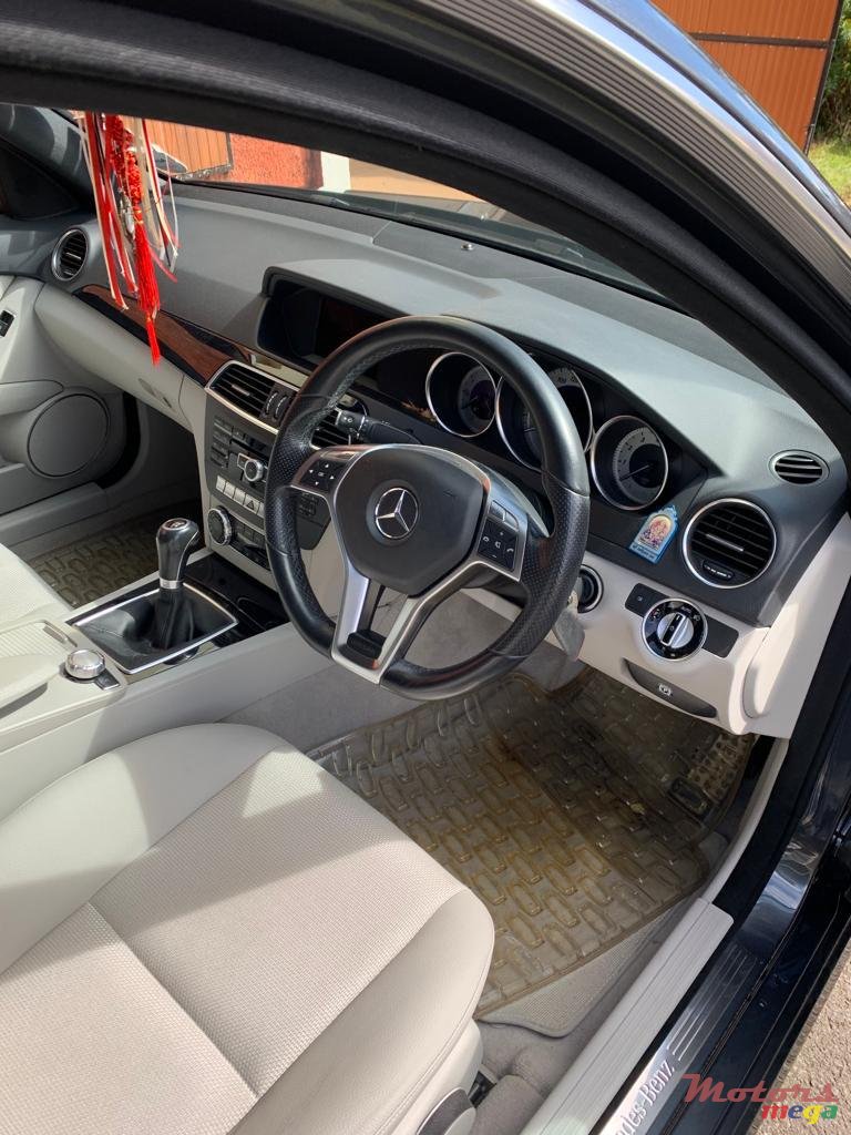 2013' Mercedes-Benz AMG photo #2