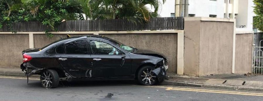 Tamarin : violente collision entre deux voitures