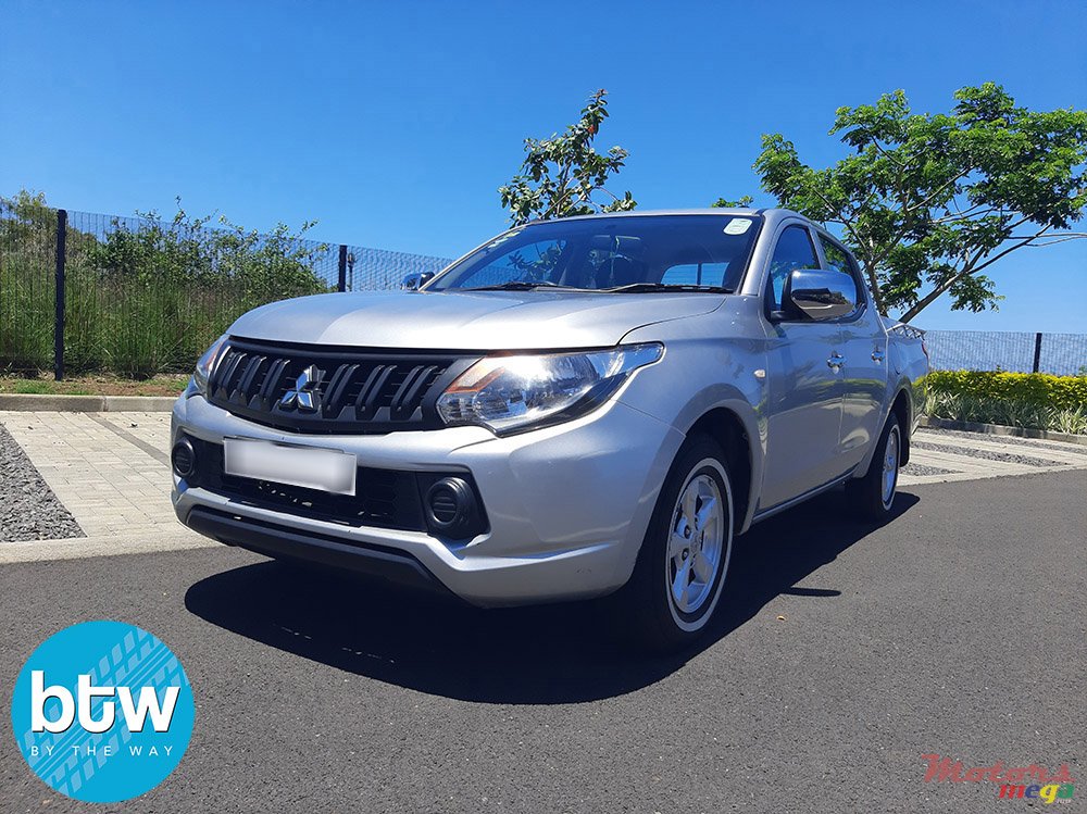 2019' Mitsubishi L 200 4X2 photo #2