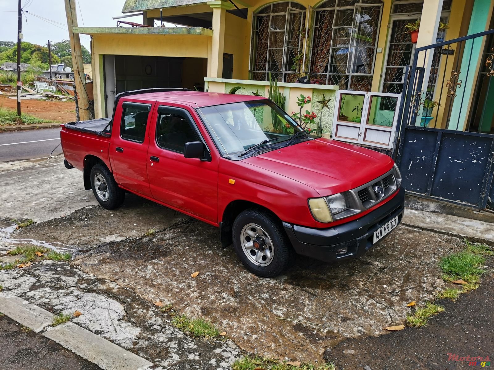 2000' Nissan Hardbody photo #1