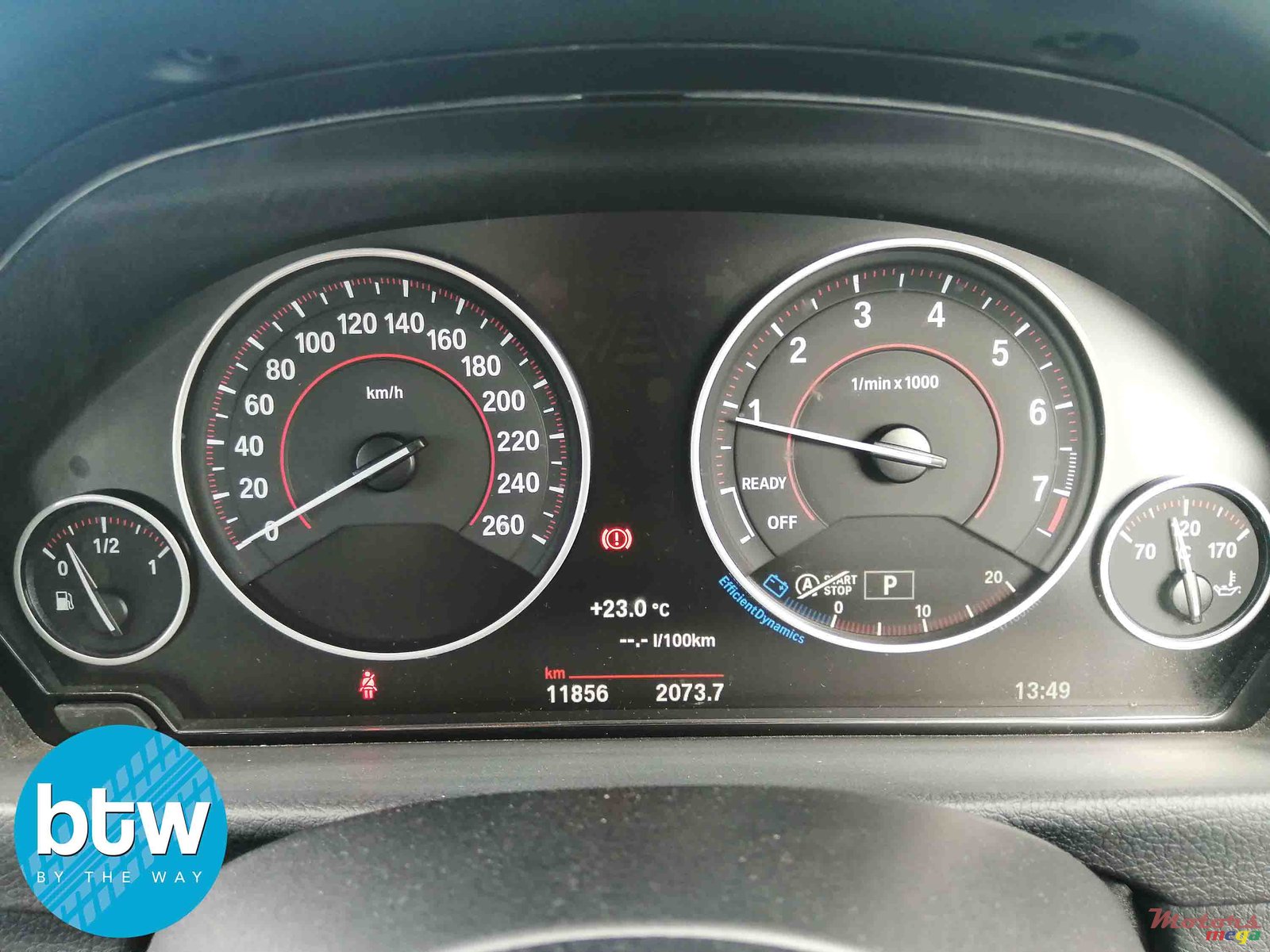 2016' BMW 318 photo #7