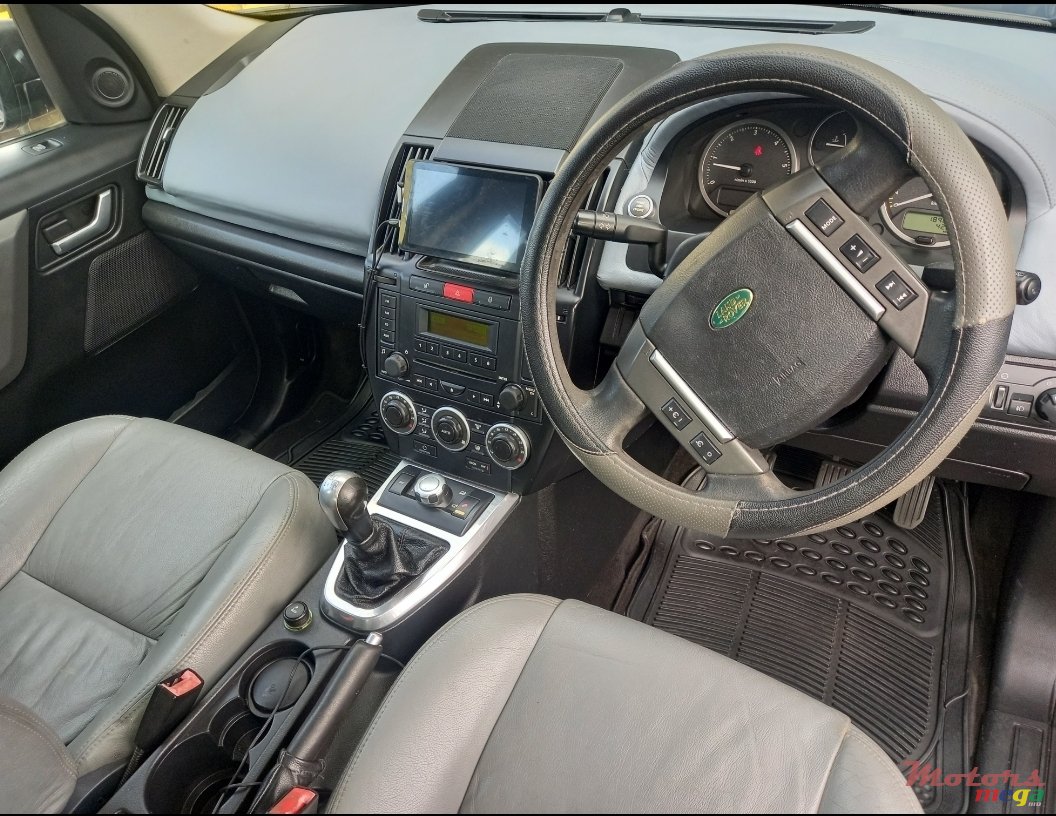 2008' Land Rover Freelander 4x4 photo #4