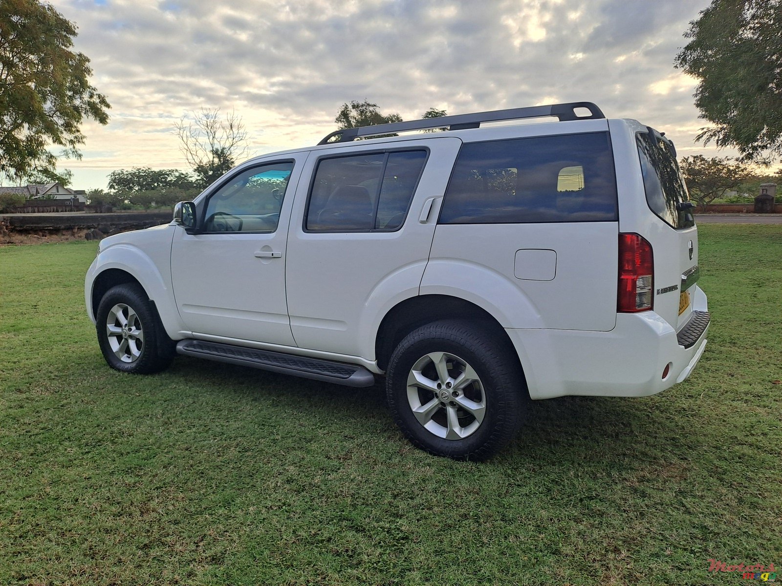 2017' Nissan Pathfinder 2.5 dci 4x4 photo #4