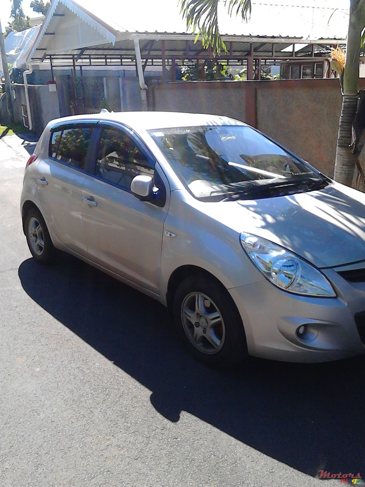 2011' Hyundai i20 photo #2
