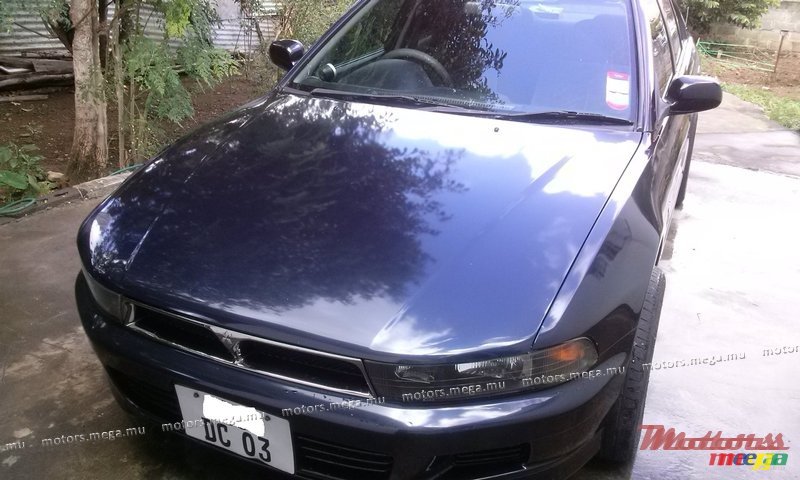 2003' Mitsubishi Galant Black Top Engine photo #1