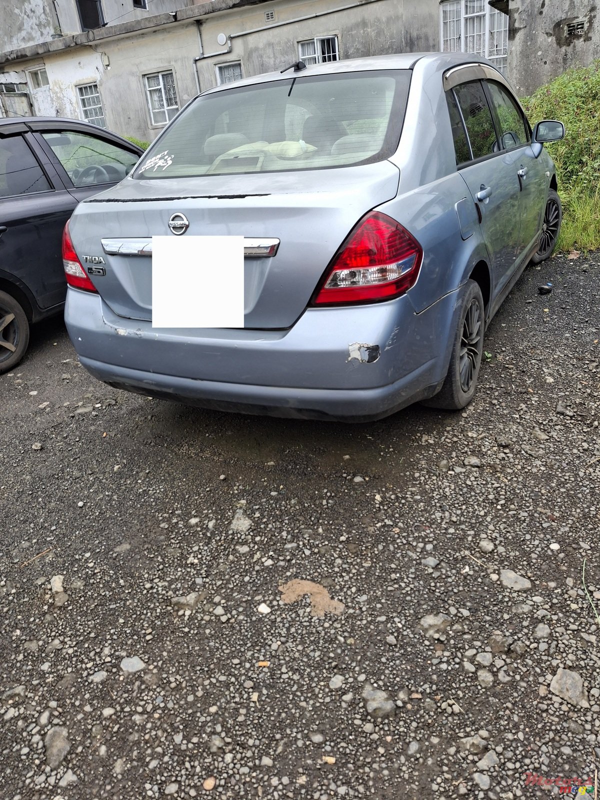 2005' Nissan Tiida photo #2