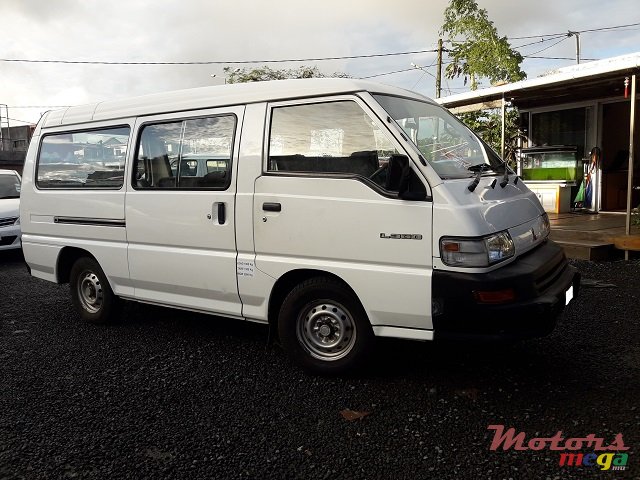 2006' Mitsubishi L300 photo #1