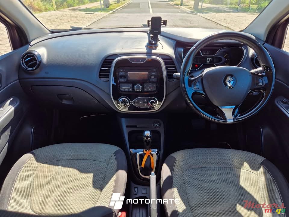 2015' Renault Captur 1.2 photo #5