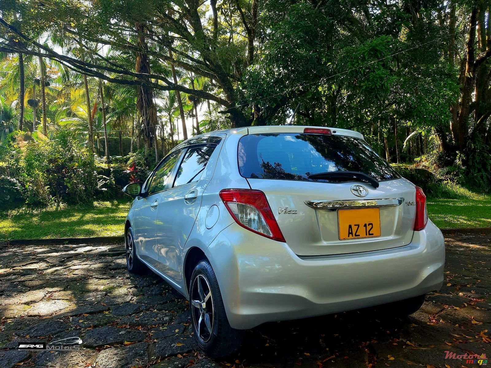 2012' Toyota Vitz 1.3 photo #3