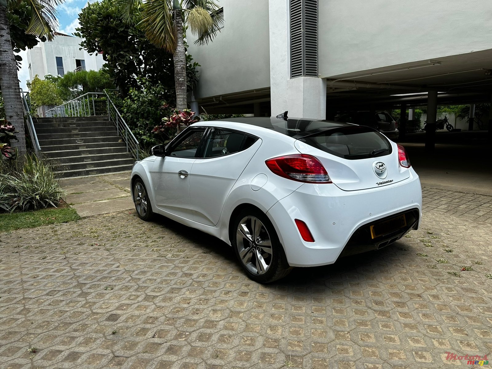 2016' Hyundai Veloster photo #5