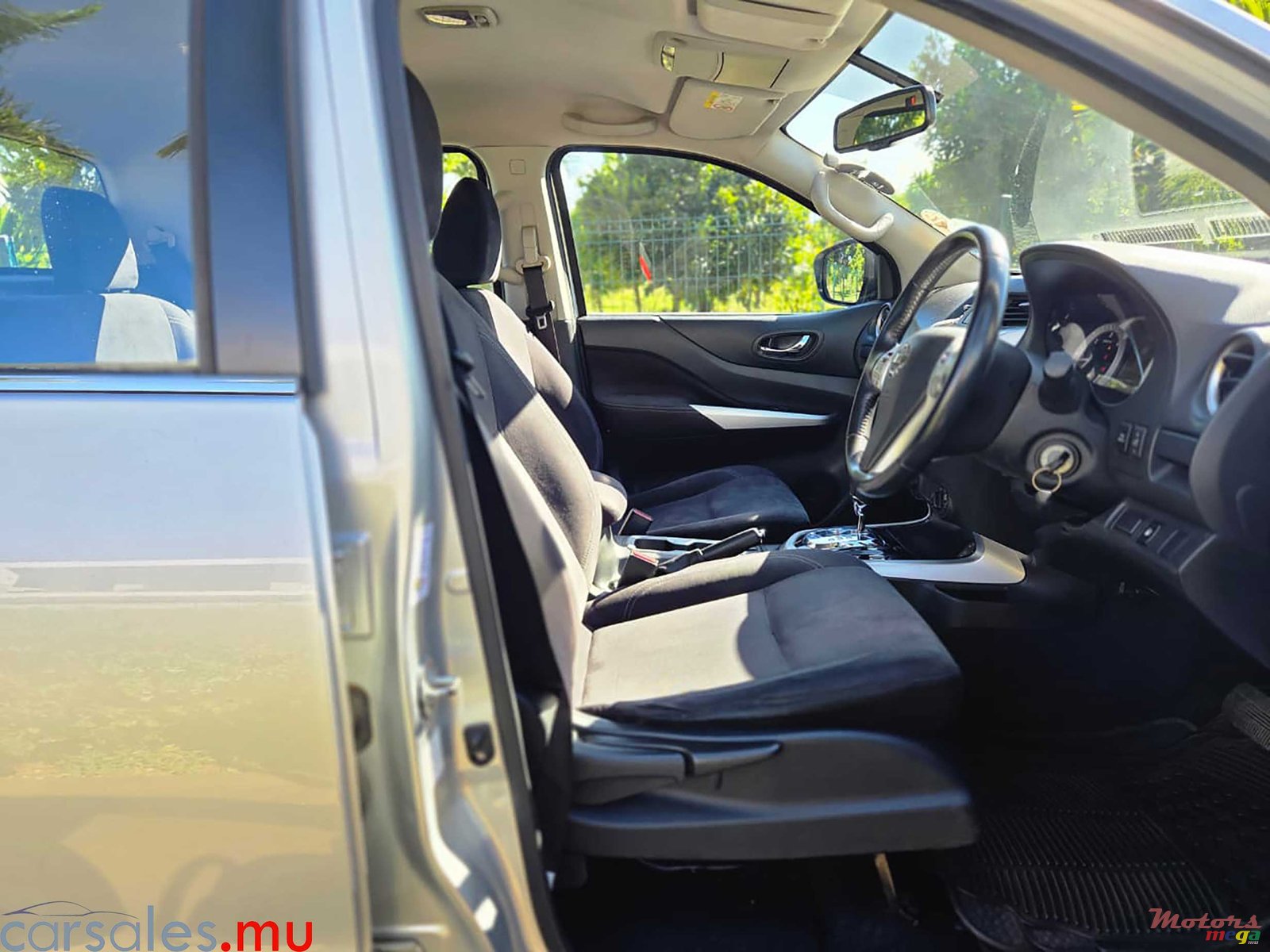 2018' Nissan Navara SE photo #5