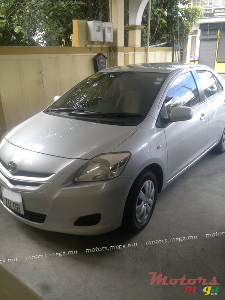 2006' Toyota Yaris BELTA photo #1