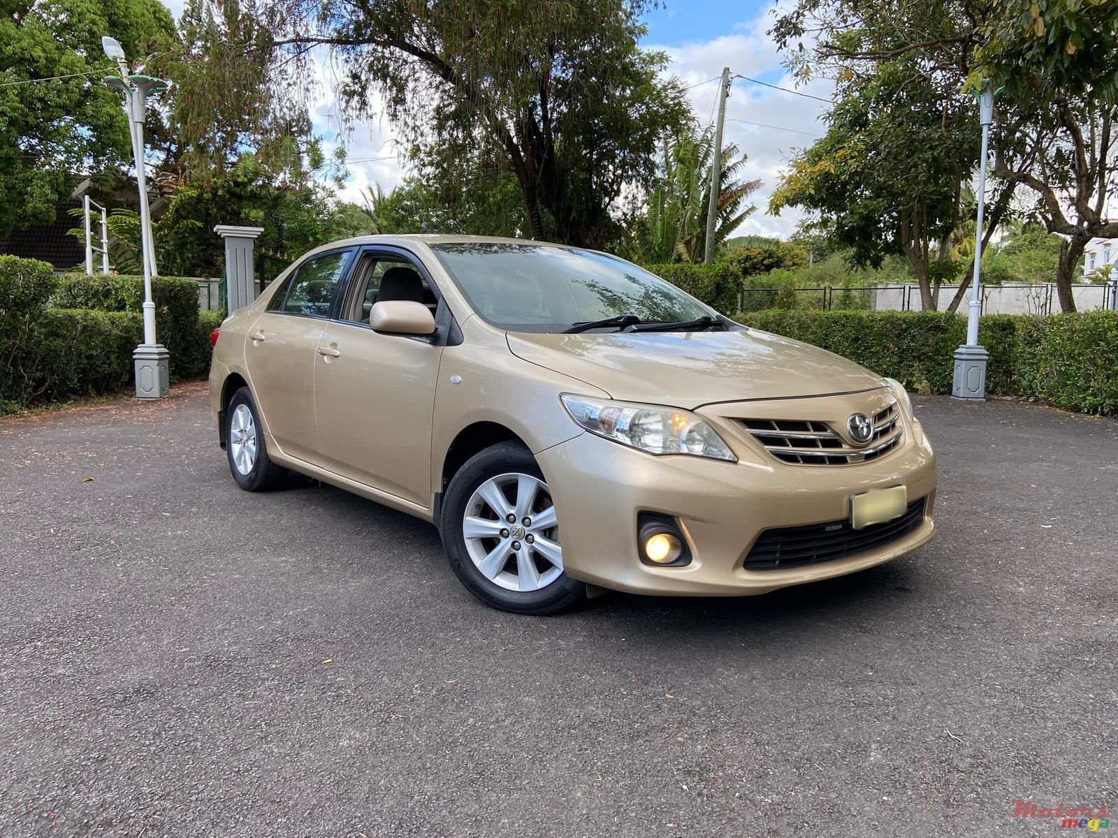 2013' Toyota Corolla photo #2