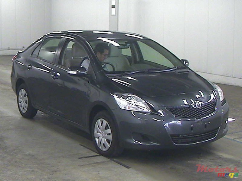 2006' Toyota Yaris photo #1