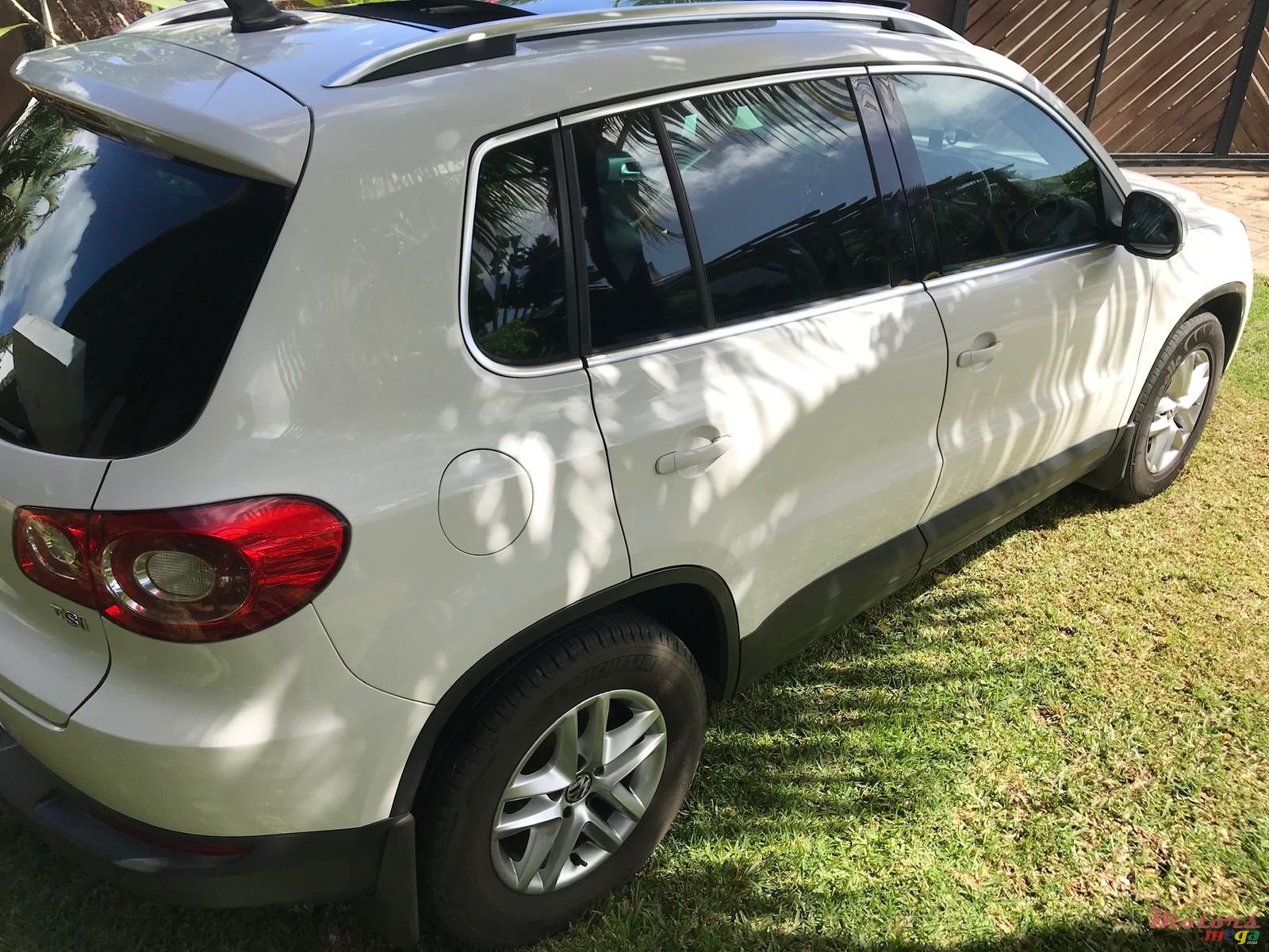 2008' Volkswagen Tiguan 1.4 TSI 4MOTION photo #3