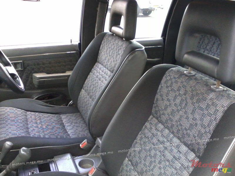 1996' Mitsubishi Strada 4X4 photo #4